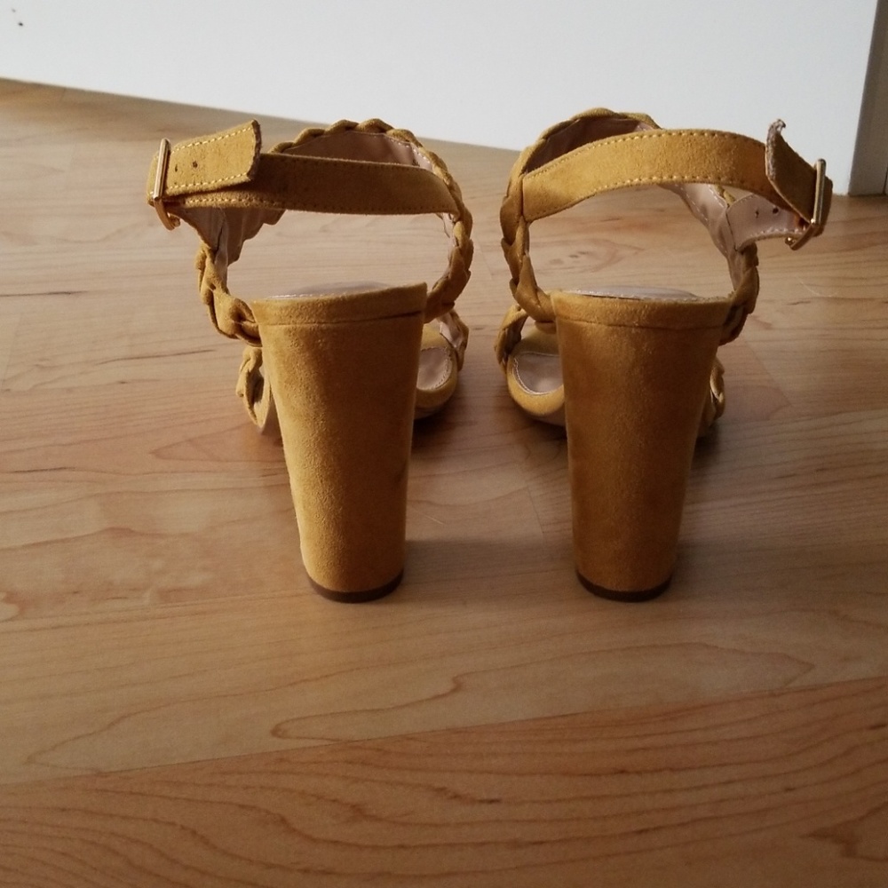 High heels - Picture 3 of 3